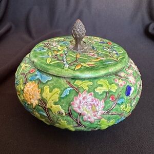 Cloisonné Floral Green Decorative Lidded Bowl with Decorative Finial
